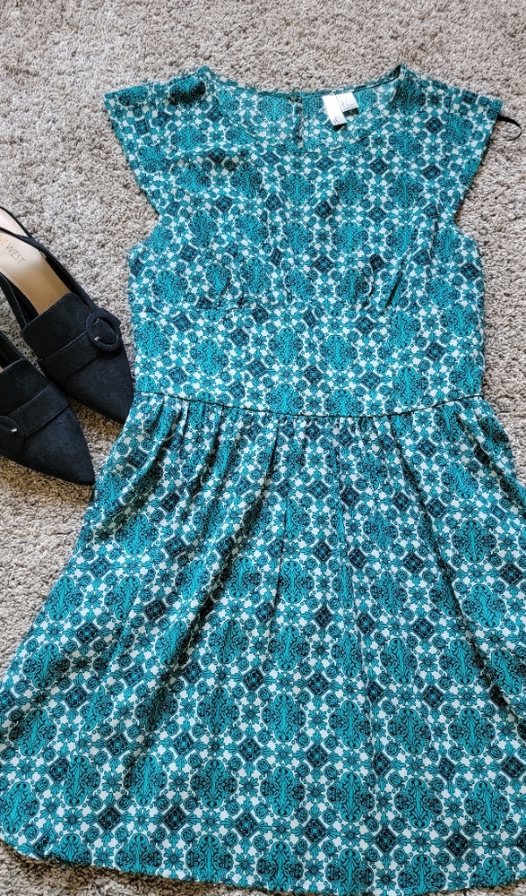 Forever 21 Turquoise Geometric Print Short Dress with Open back and Zipper